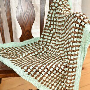 New hand crochet lap throw blanket beautiful soft granny square 36"x36"